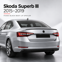 Skoda Superb III piano black spoiler installed view